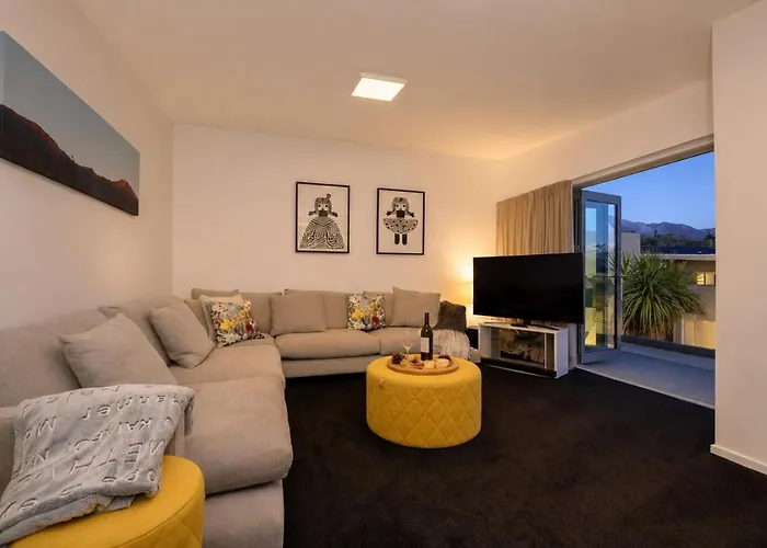 Apartment Alpine Vista With Mountain Views, Pool And