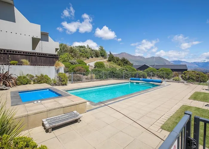 Alpine Vista With Mountain Views, Pool And Apartment