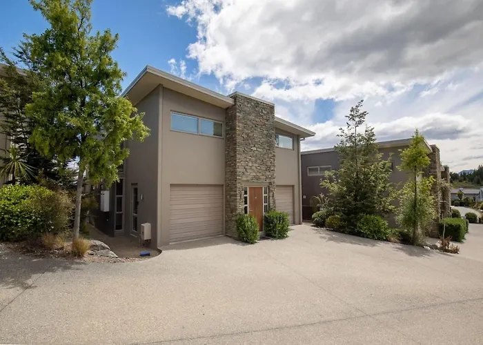 Apartment Alpine Vista With Mountain Views, Pool And